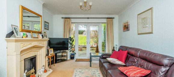 4 bedrooms House in Woking, United Kingdom No. 10529 7