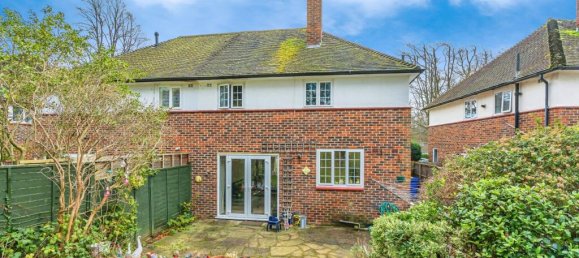 4 bedrooms House in Woking, United Kingdom No. 10529 15