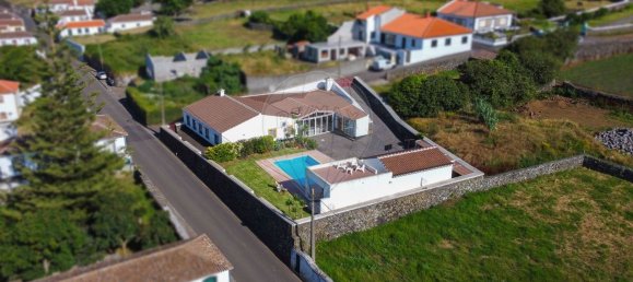 3 bedrooms House in Angra do Heroismo, Portugal No. 183283 5