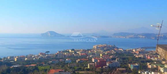 4 rooms Apartment in Pozzuoli, Italy No. 78004 3