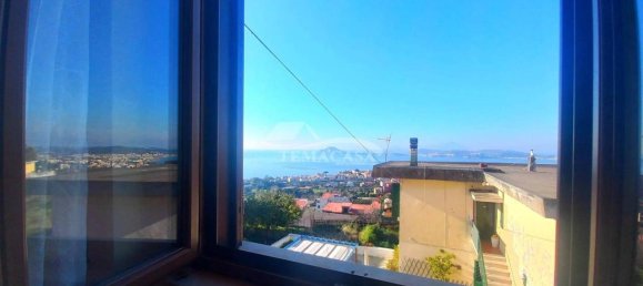4 rooms Apartment in Pozzuoli, Italy No. 78004 10
