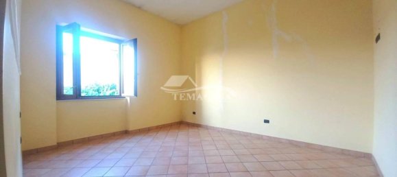 4 rooms Apartment in Pozzuoli, Italy No. 78004 2