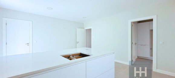 Дом с 3 спальнями в Фуншал, Португалия № 145817 19