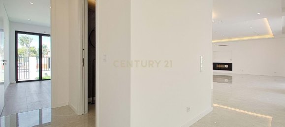 Villa de 5 dormitorios en Corroios, Portugal No. 103536 10