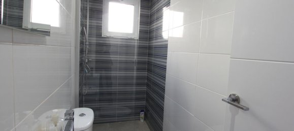 Apartamento de 4 dormitorios en Guardamar del Segura, Spain No. 181814 9