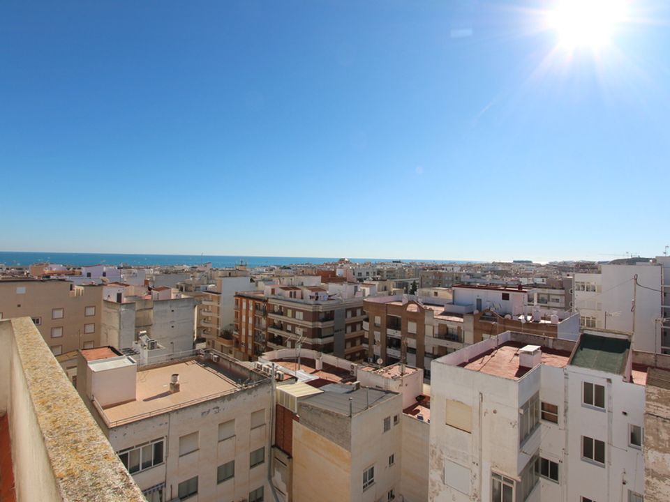 Apartamento de 4 dormitorios en Guardamar del Segura, Spain No. 181814