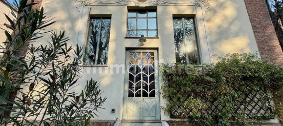 2 bedrooms Apartment in Turin, Italy No. 163161 7