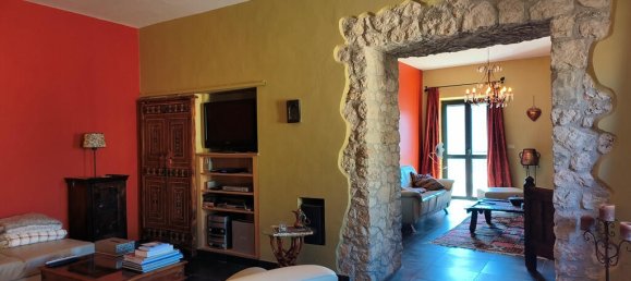 3 bedrooms Castles in Carapelle Calvisio, Italy No. 105625 7