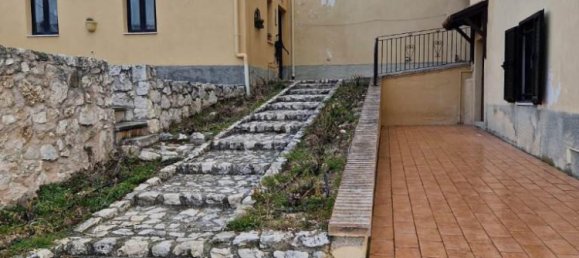 3 bedrooms Castles in Carapelle Calvisio, Italy No. 105625 2