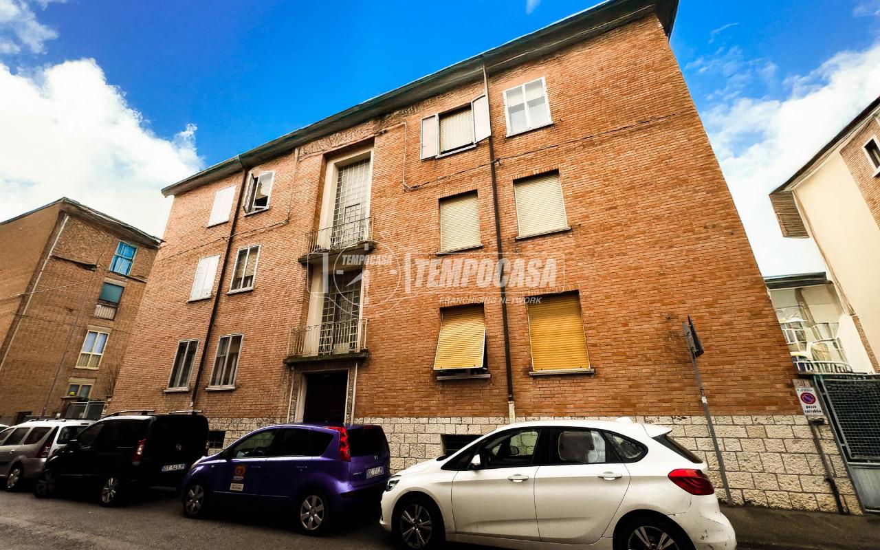 4 rooms Apartment in Ferrara, Italy No. 30675
