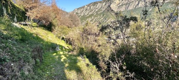 885m² Land in Gilette, France No. 108765 2