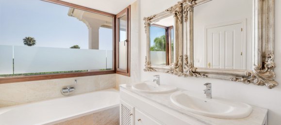 5 bedrooms Villa in Marbella, Spain No. 134716 10