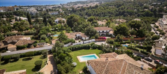 5 bedrooms Villa in Marbella, Spain No. 134716 18