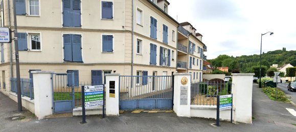 Коммерческая недвижимость 240м² в Ла Ферте-су-Жуар, Франция № 169689 2