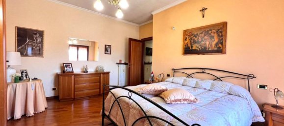 5 bedrooms Villa in Sora, Italy No. 152010 10