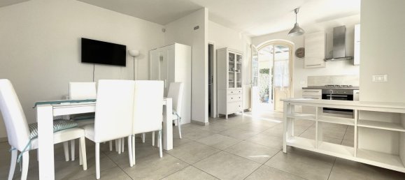 2 bedrooms Villa in Forte dei Marmi, Italy No. 229146 12
