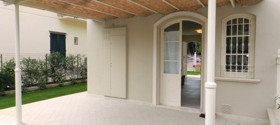 2 bedrooms Villa in Forte dei Marmi, Italy No. 229146 9