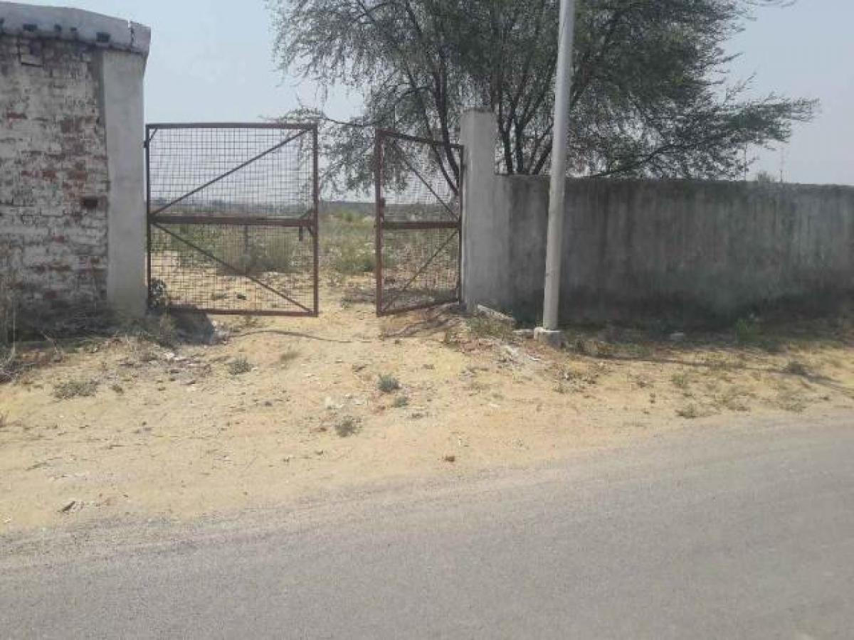  Land in Lucknow, India No. 37261