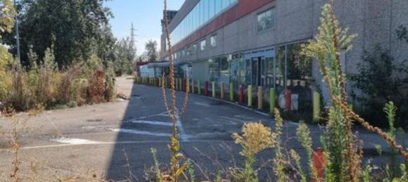 3215m² Commercial property in Milan, Italy No. 299023 2
