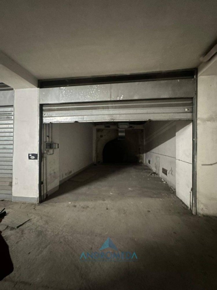85m² Parking in Casoria, Italy No. 304552