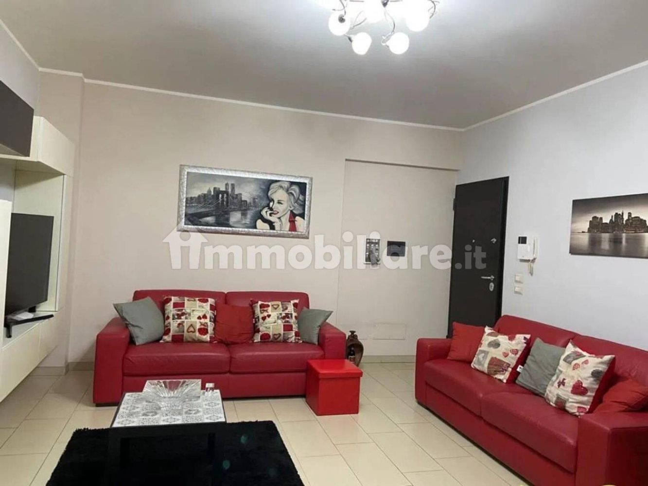 Apartamento de 4 dormitorios en Villa San Giovanni, Italy No. 151381