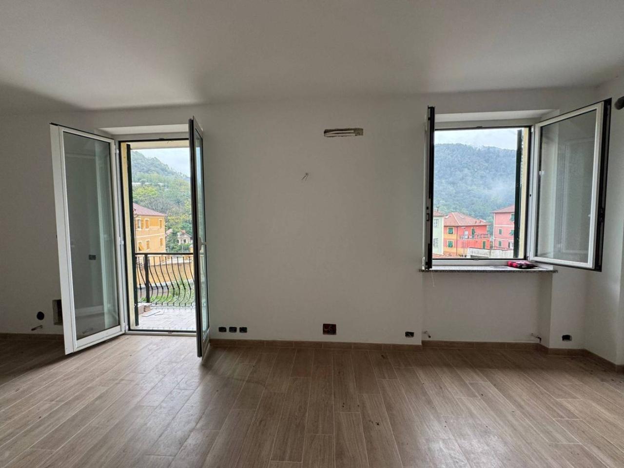 3 rooms Apartment in Serra Riccò, Italy No. 39389