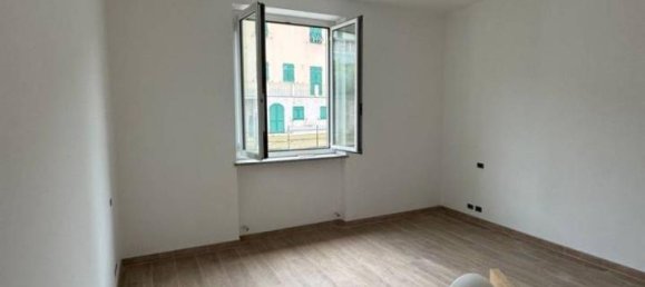 3 rooms Apartment in Serra Riccò, Italy No. 39389 6