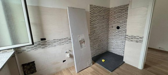 3 rooms Apartment in Serra Riccò, Italy No. 39389 8