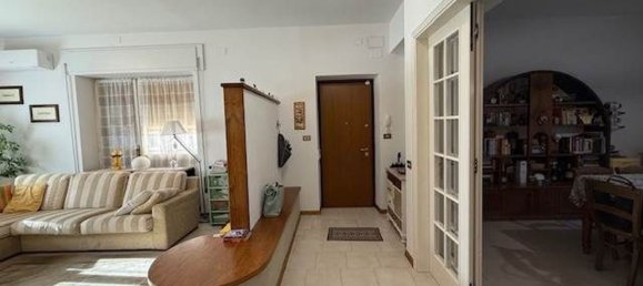 Квартира с 5 комнатами в Пистоя, Италия № 45981 12