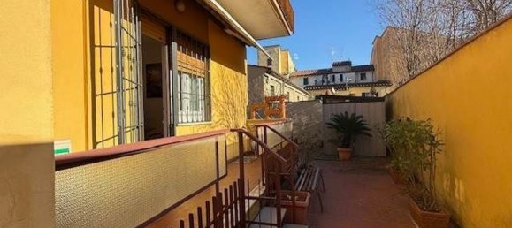 Квартира с 5 комнатами в Пистоя, Италия № 45981 46