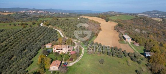 6 bedrooms House in San Venanzo, Italy No. 238565 4