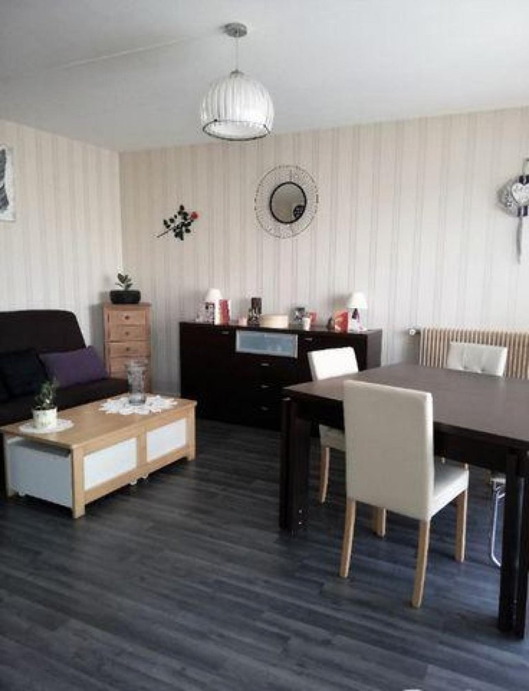 2 bedrooms Condo in Beauvais, France No. 14413