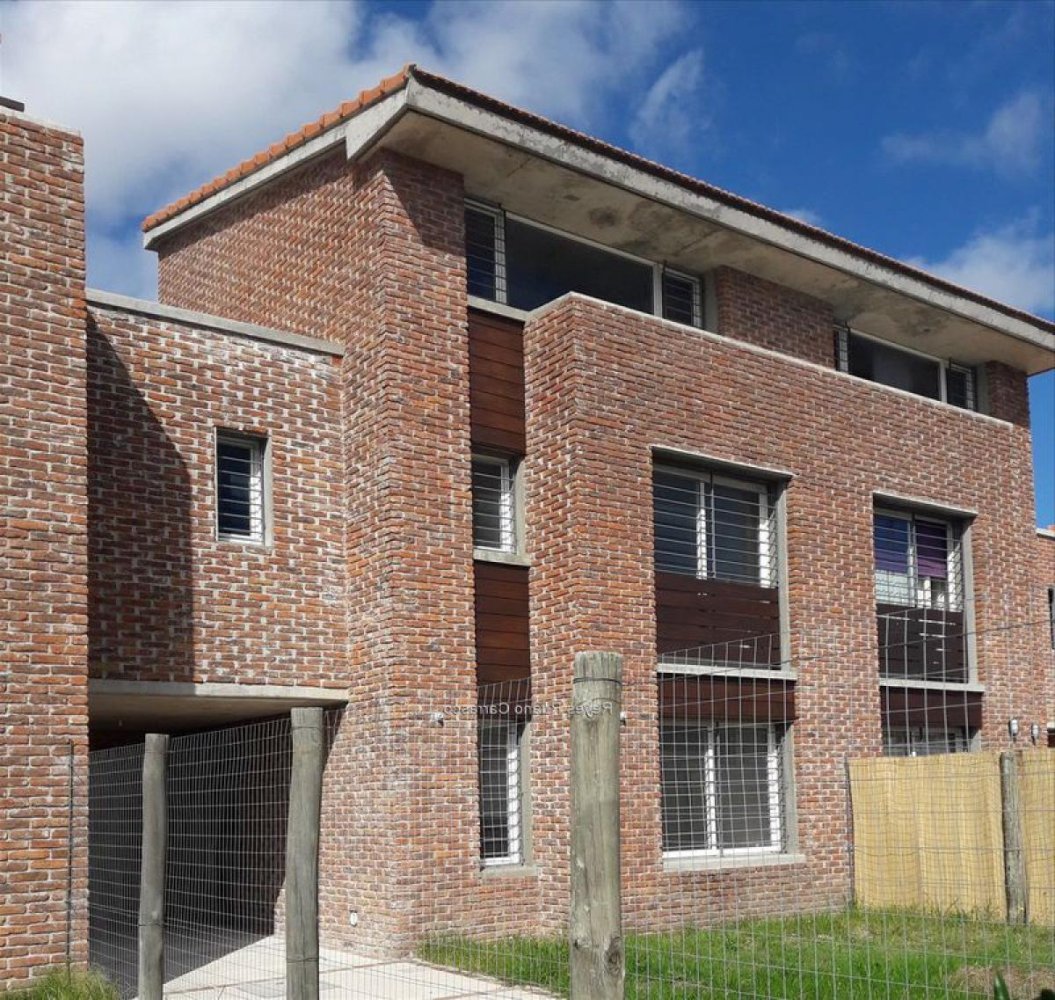 3 bedrooms House in Montevideo, Uruguay No. 4944