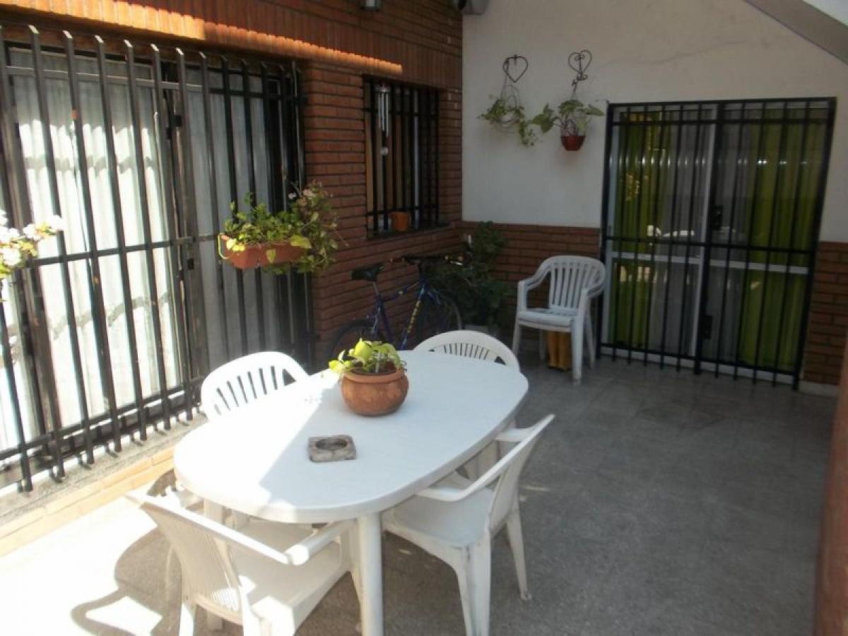 3 chambres Maison à Tres de Febrero, Argentina No. 8305