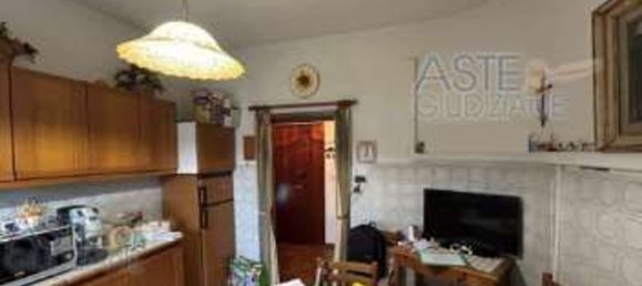 5 Schlafzimmer Wohnung in Quarrata, Italy, Nr. 319751 9