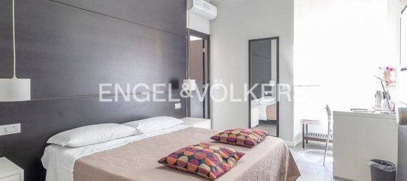 11 bedrooms Apartment in Rome, Italy No. 296874 2