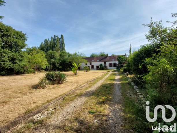 5 bedrooms House in Yonne, France No. 363666