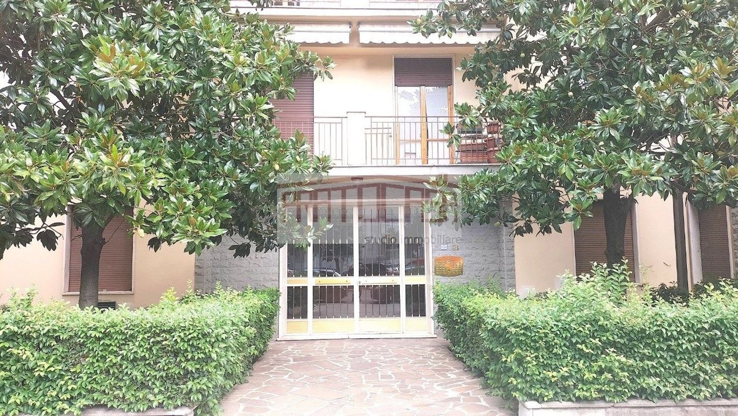 5 غرف نوم شقة في Prato, Italy رقم 318193