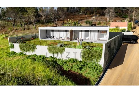 Земельный участок в Кальета, Португалия № 338563