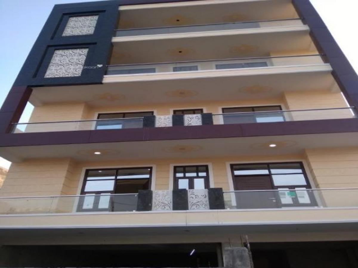 Дом с 4 спальнями в Фаридабад, Индия № 16256