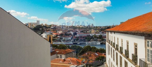 Bâtiment à Porto, Portugal 210m² No. 39897 6