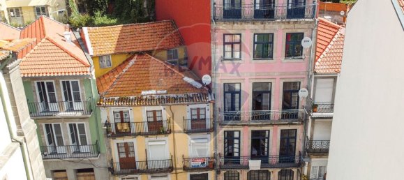 Bâtiment à Porto, Portugal 210m² No. 39897 3