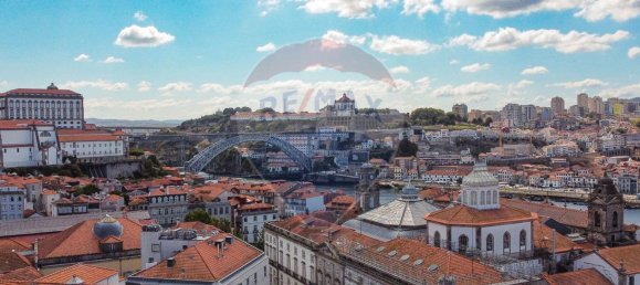 Bâtiment à Porto, Portugal 210m² No. 39897 7