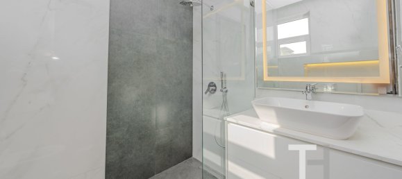 5 bedrooms Villa in The Villa, UAE No. 32197 22