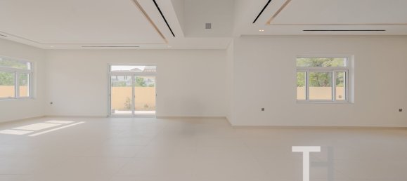 5 bedrooms Villa in The Villa, UAE No. 32197 5