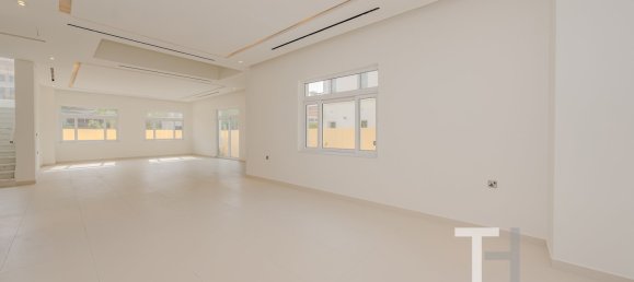 5 bedrooms Villa in The Villa, UAE No. 32197 23