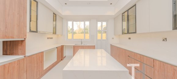 5 bedrooms Villa in The Villa, UAE No. 32197 4