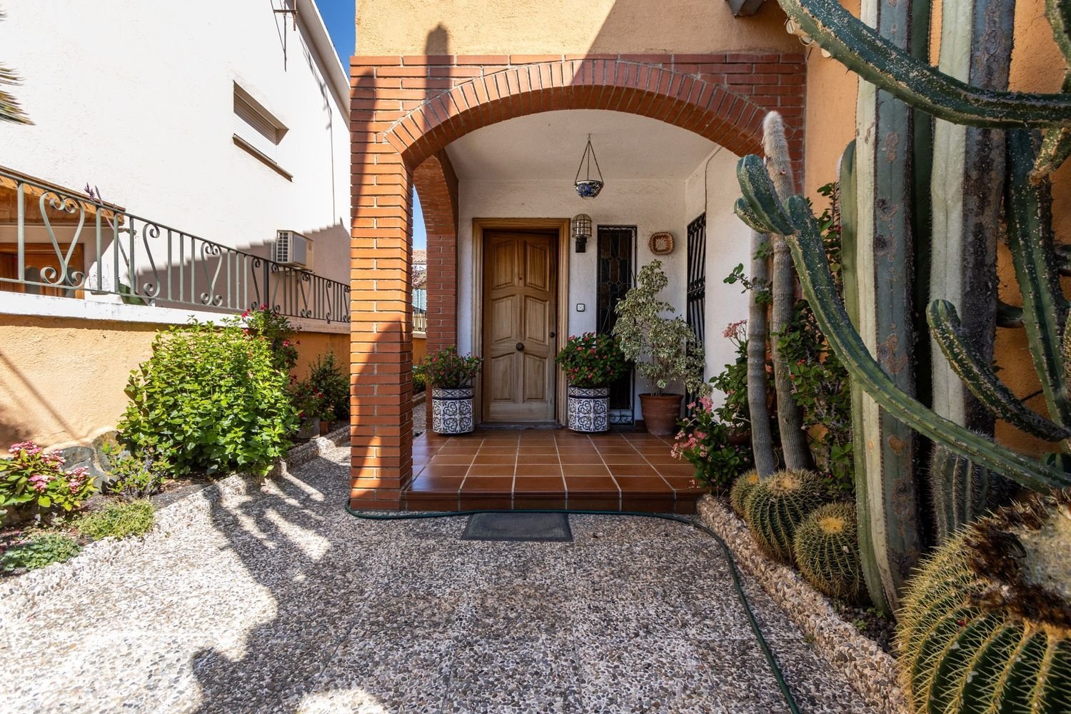 5 bedrooms Townhouse in Castellar Del Valles, Spain No. 192639