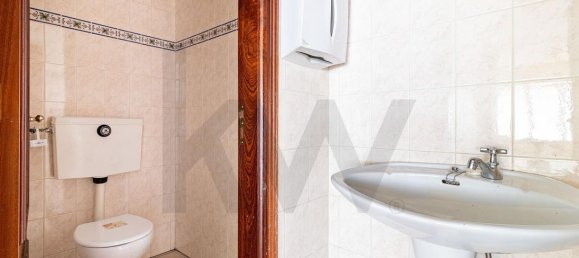 210m² Commercial property in Arrifana, Portugal No. 242462 7