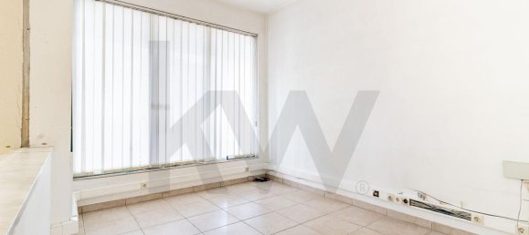 210m² Commercial property in Arrifana, Portugal No. 242462 9